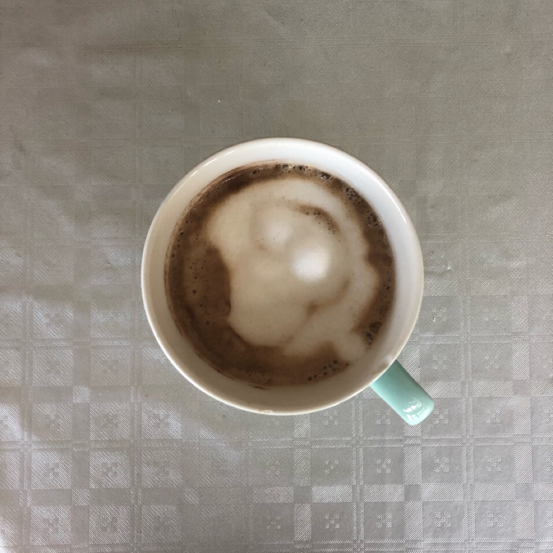 Capuchino (café con leche y cacao puro) ☕️