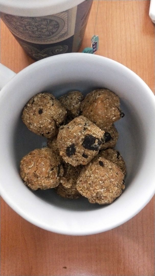 Bolitas de avena, crema de cacahuete y chocolate 💘 