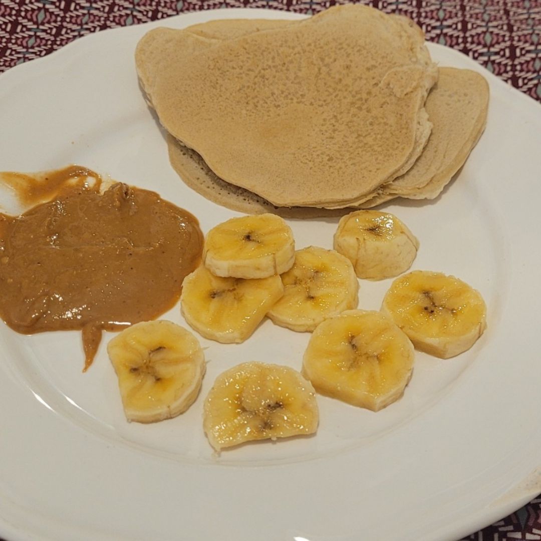 Tortitas de avena con platano y crema de cacahuete Tortitas de avena con platano y crema de cacahuete