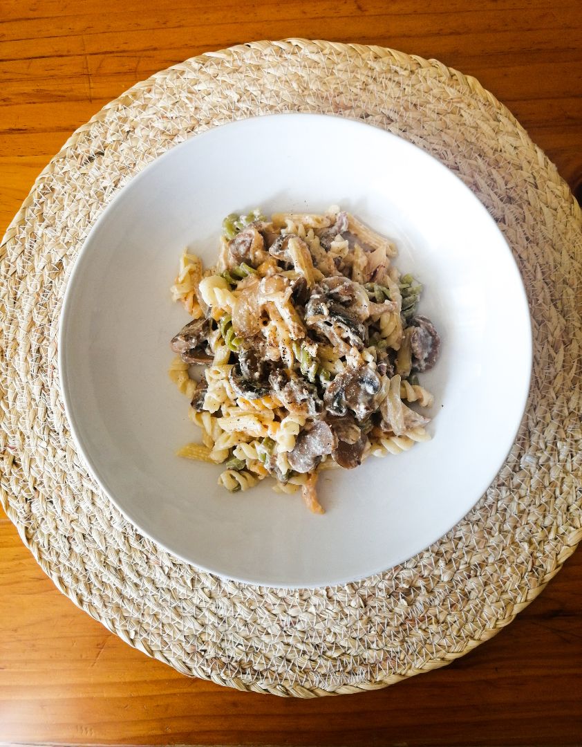 Pasta con champi帽贸n馃崉 y cebolla馃 Pasta con champi帽贸n馃崉 y cebolla馃