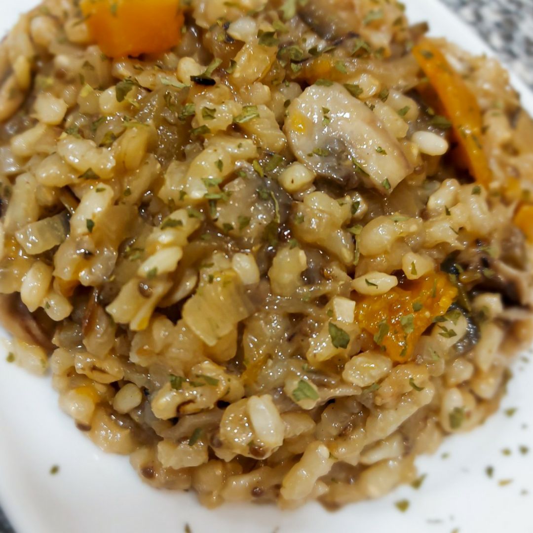 Risotto de arroz integral con setas 🍄 portobello y calabaza 🎃 Risotto de arroz integral con setas 🍄 portobello y calabaza 🎃