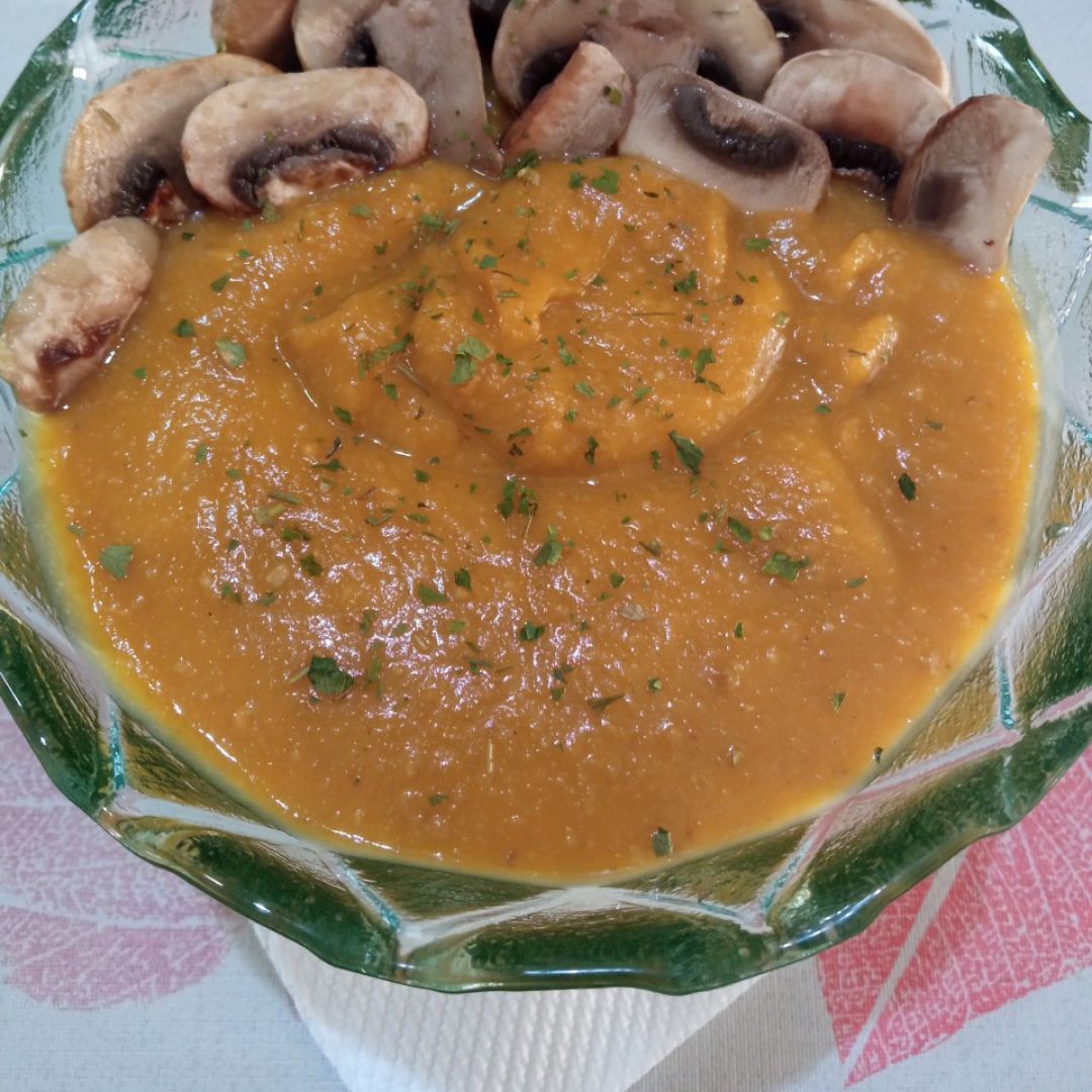 Crema de calabaza,castañas con leche de coco. Crema de calabaza,castañas con leche de coco.