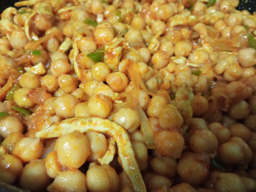 Garbanzos con tiras de pollo estilo Tikka