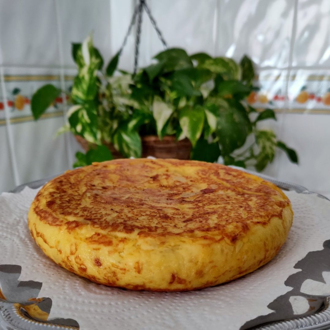 Tortilla de cebolla caramelizada y queso de cabra 馃檴馃構 Paso 3 Tortilla de cebolla caramelizada y queso de cabra 馃檴馃構 Paso 3