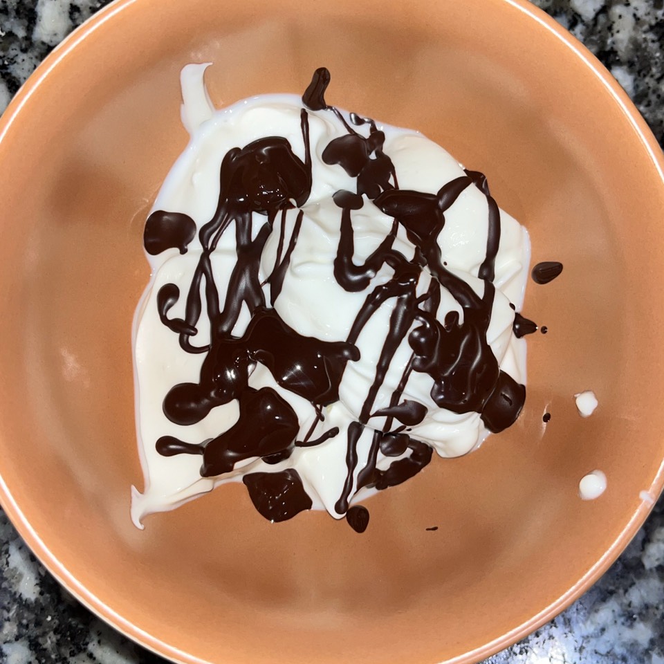 Yogur con chocolate Yogur con chocolate