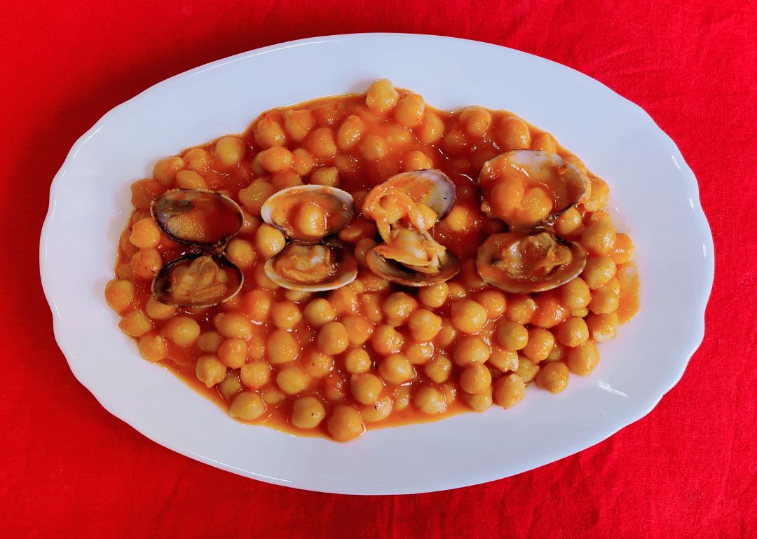 Garbanzos con almejas Garbanzos con almejas