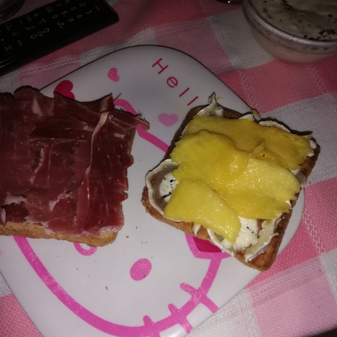 Tostás dulce y salada Tostás dulce y salada