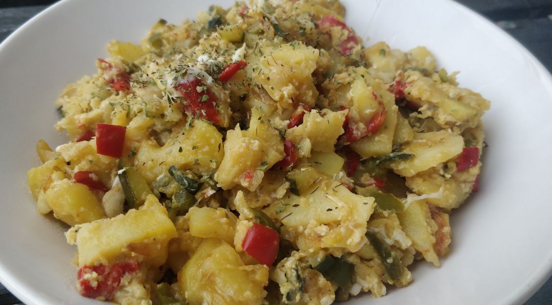 Revuelto de patata y verduras Revuelto de patata y verduras