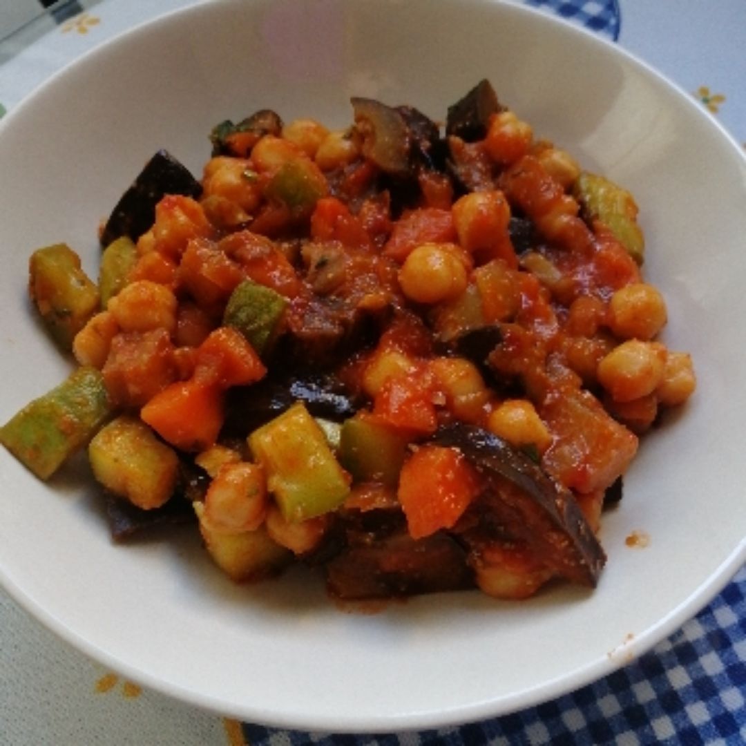 Garbanzos con calabacin y berenjena 
