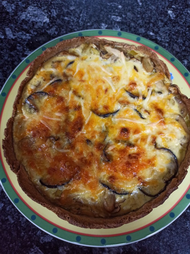 Quiche de berenjena y 4 quesos. Quiche de berenjena y 4 quesos.