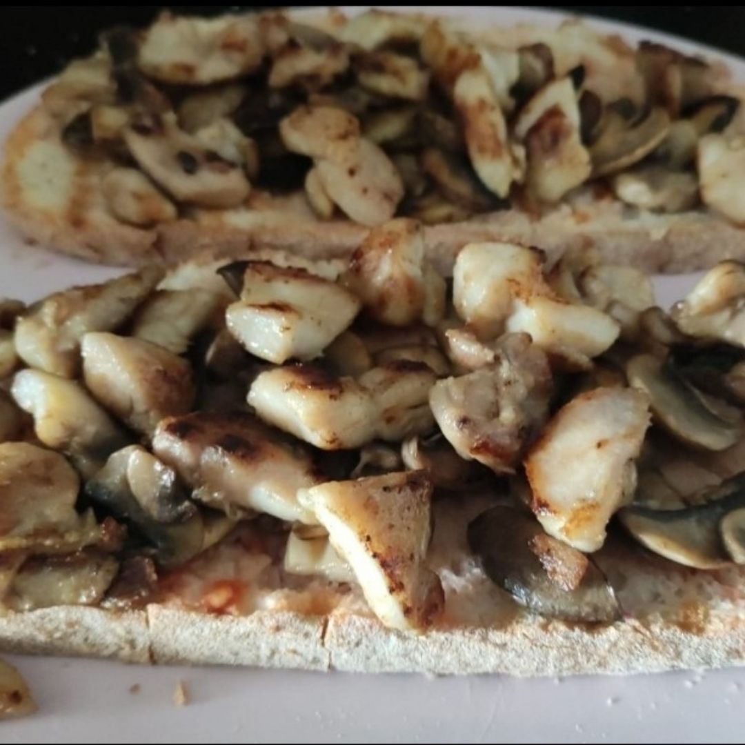 Tostas de pollo con champiñones Tostas de pollo con champiñones