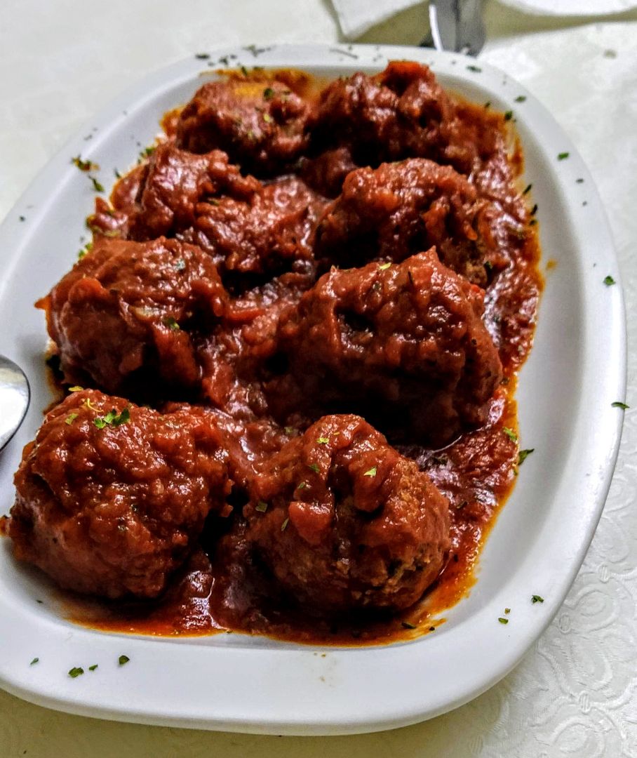 Albóndigas de berenjena con pisto Albóndigas de berenjena con pisto