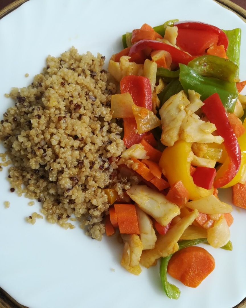 Tiras de bacalao con verduras y quinoa Tiras de bacalao con verduras y quinoa