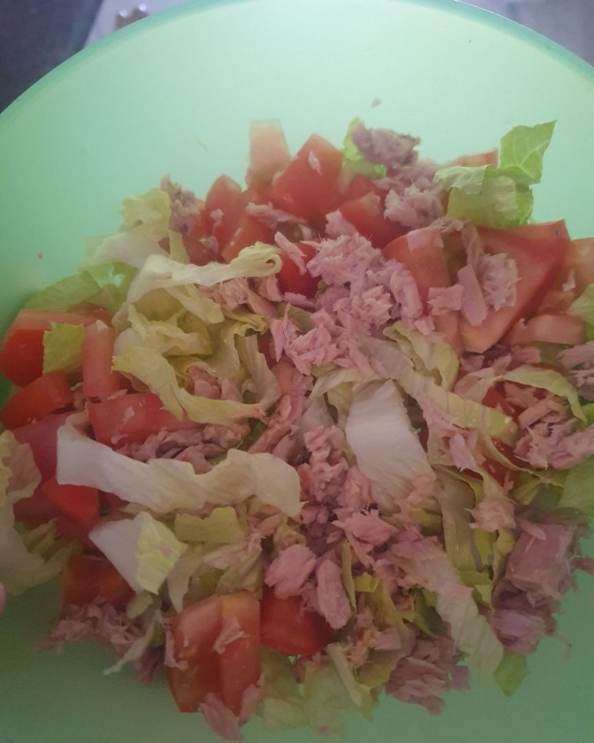 Ensalada de tomate y atún Ensalada de tomate y atún