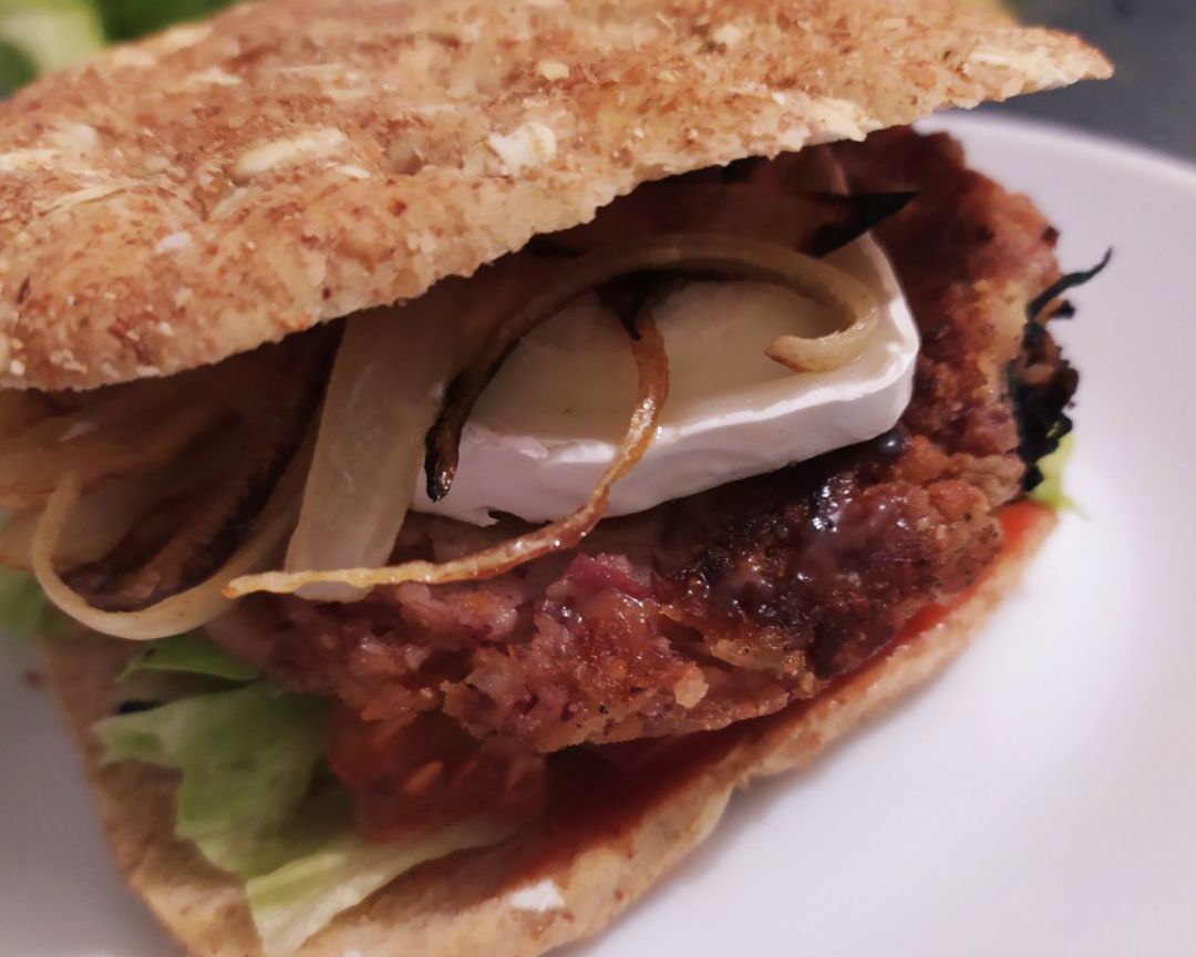 Hamburguesa de alubias rojas y arroz 🍔 Hamburguesa de alubias rojas y arroz 🍔