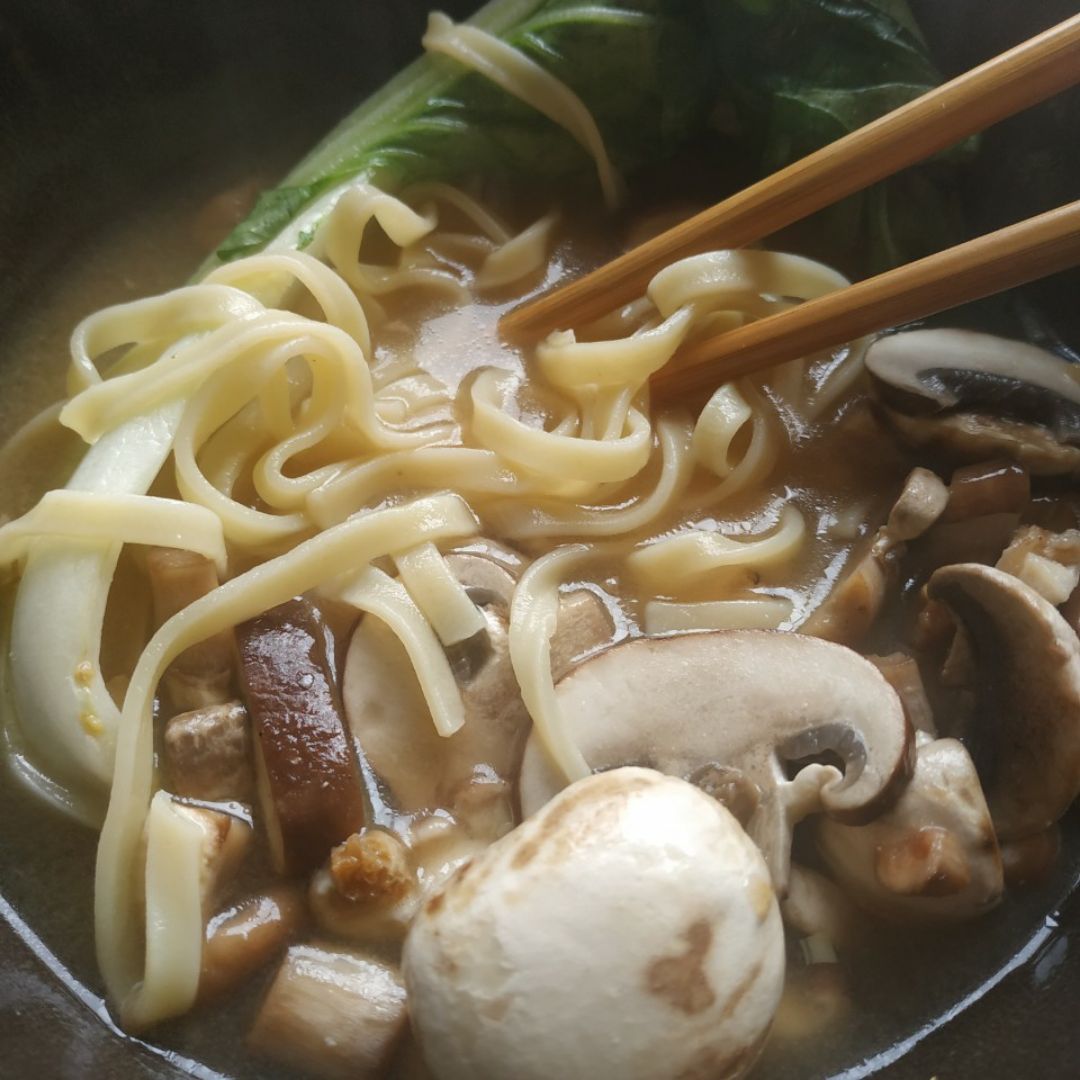 Sopa de miso y champiñones Sopa de miso y champiñones