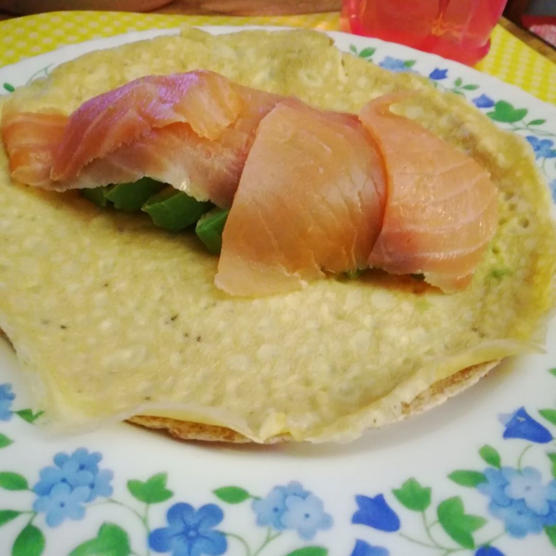 ❄️ Tortita con tortilla, aguacate y salmón ❄️