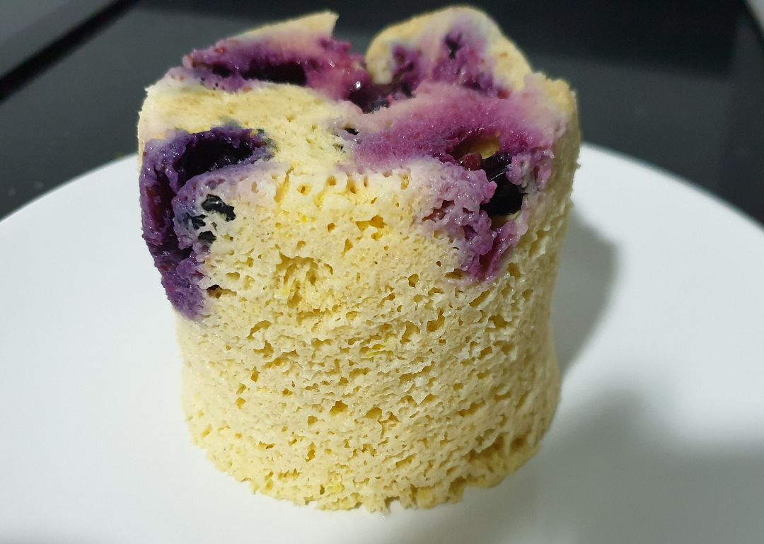 Mugcake de limón y arándanos 🍋🫐