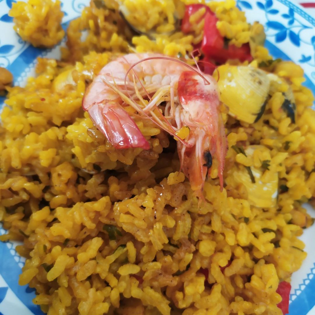 Arroz con gambas y almejas