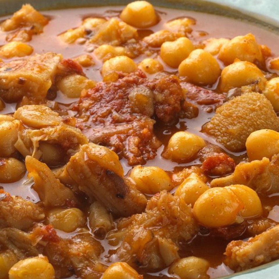 Garbanzos con callos con jamón 