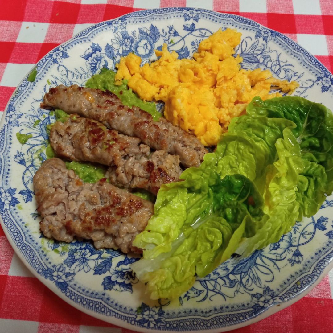 Salchichas con guacamole Salchichas con guacamole