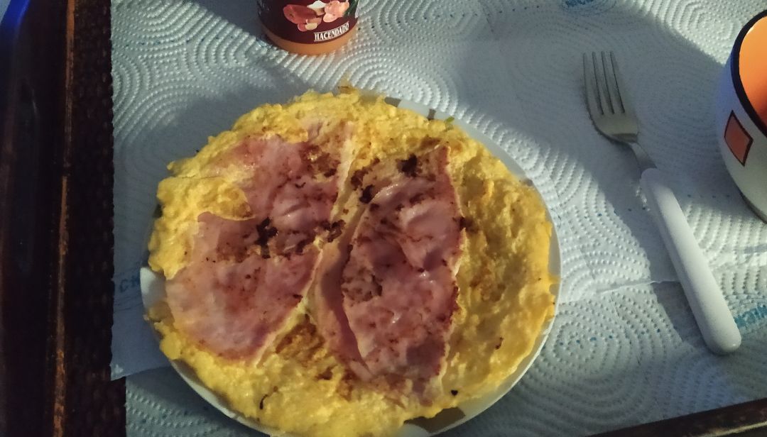 Tortilla de jamón York Tortilla de jamón York