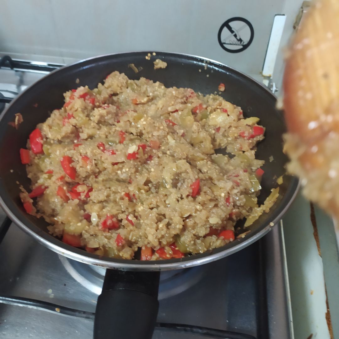 CALABACINES GIGANTES RELLENOS DE QUINOA Y VERDURAS 💚 Paso 2 CALABACINES GIGANTES RELLENOS DE QUINOA Y VERDURAS 💚 Paso 2