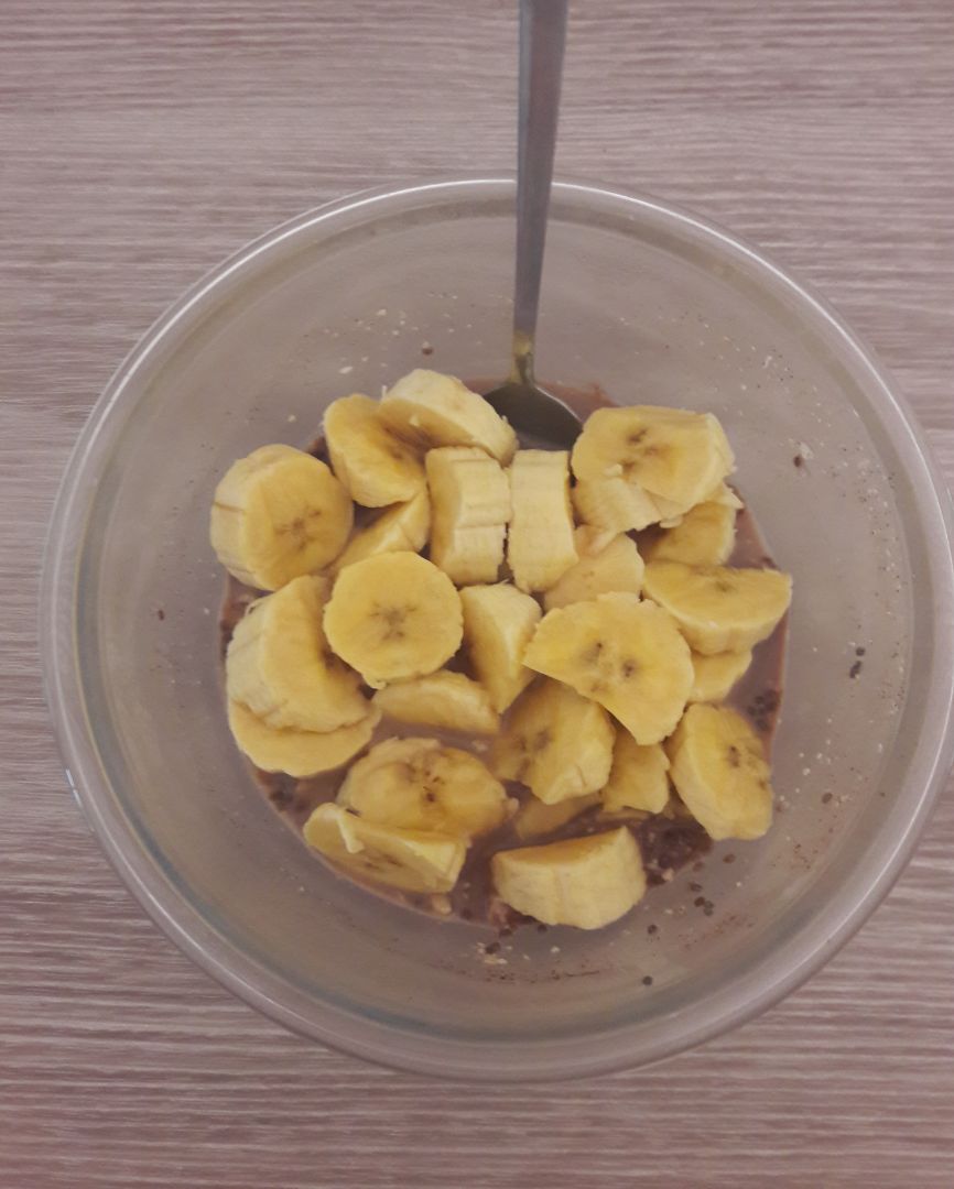 Overnight oats de plátano, cacao y nueces