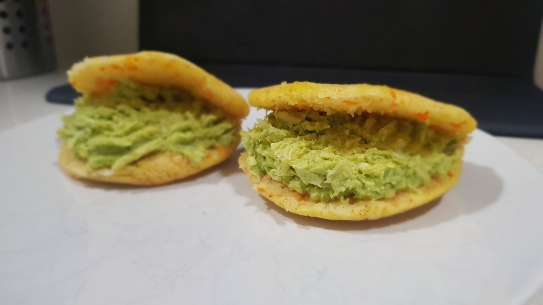 Arepas de Reina pepiada versión ligera Arepas de Reina pepiada versión ligera
