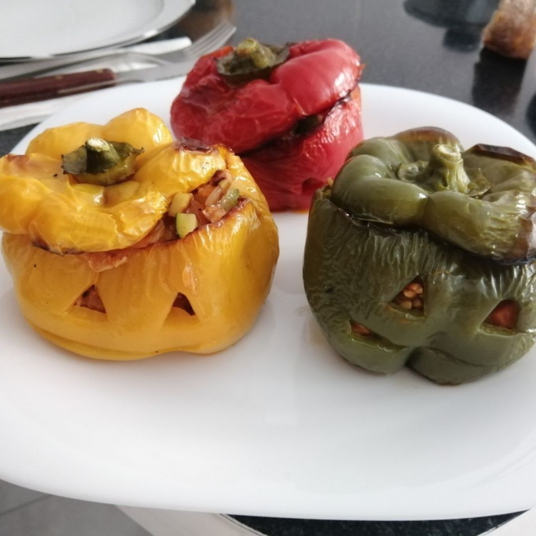 Pimientos rellenos de Halloween Pimientos rellenos de Halloween
