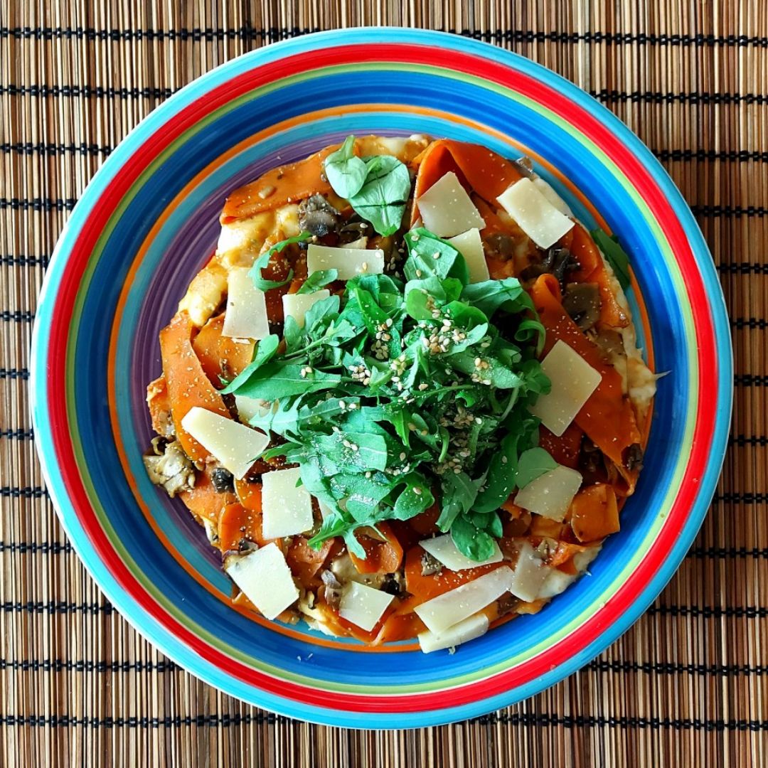 Pizza con base de pollo y quinoa 🍕 Pizza con base de pollo y quinoa 🍕