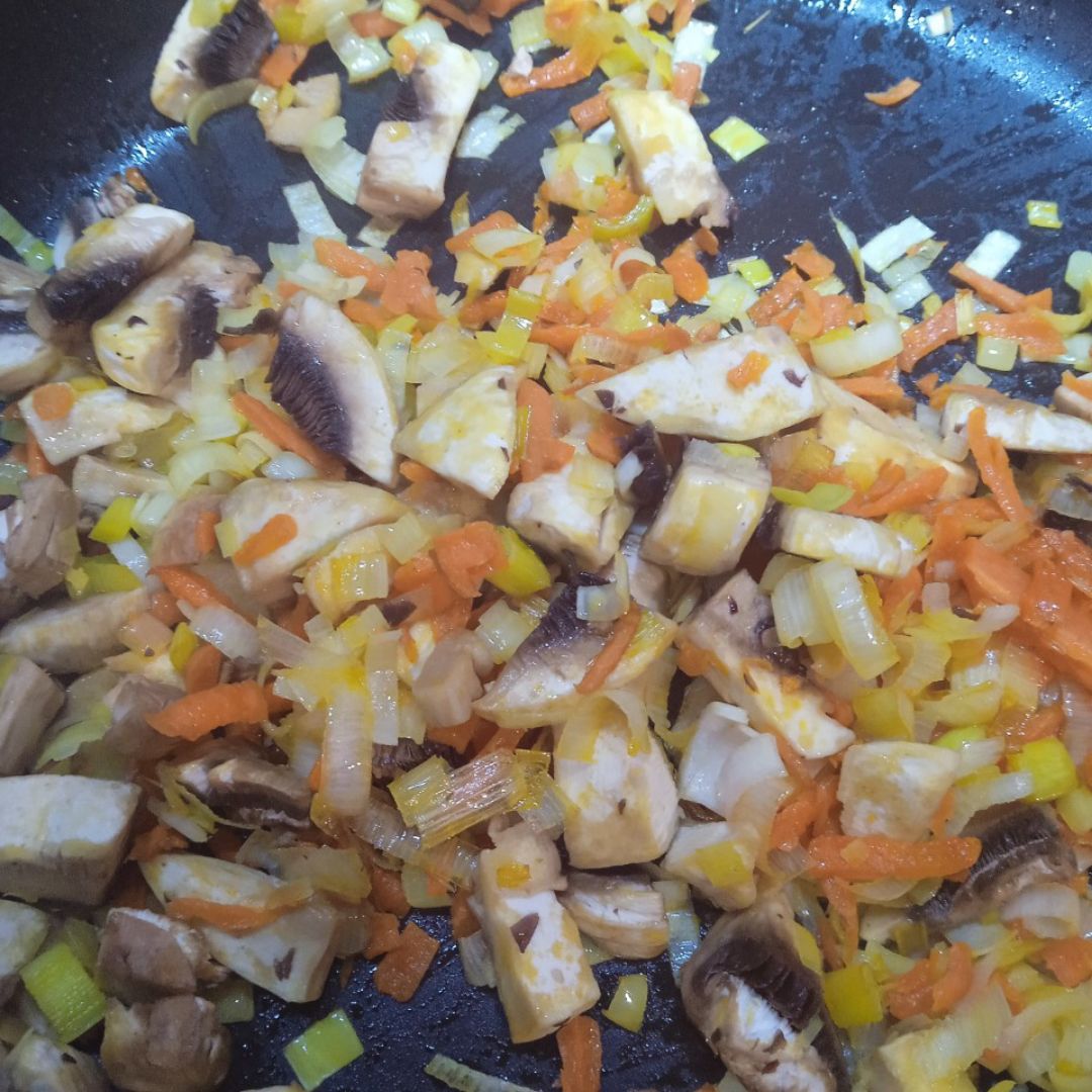 Col salteada con verduras Paso 0 Col salteada con verduras Paso 0