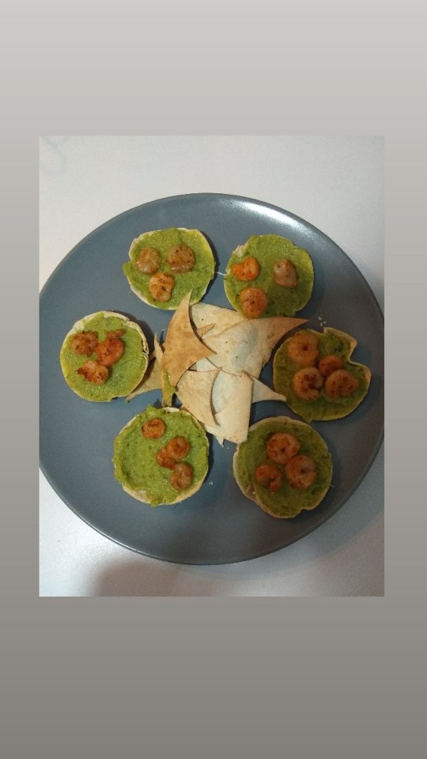 Cestas de guacamole con gambas Cestas de guacamole con gambas
