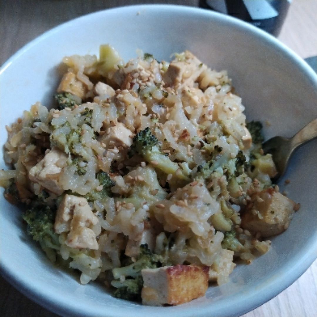 Arroz con tofu y brócoli Arroz con tofu y brócoli