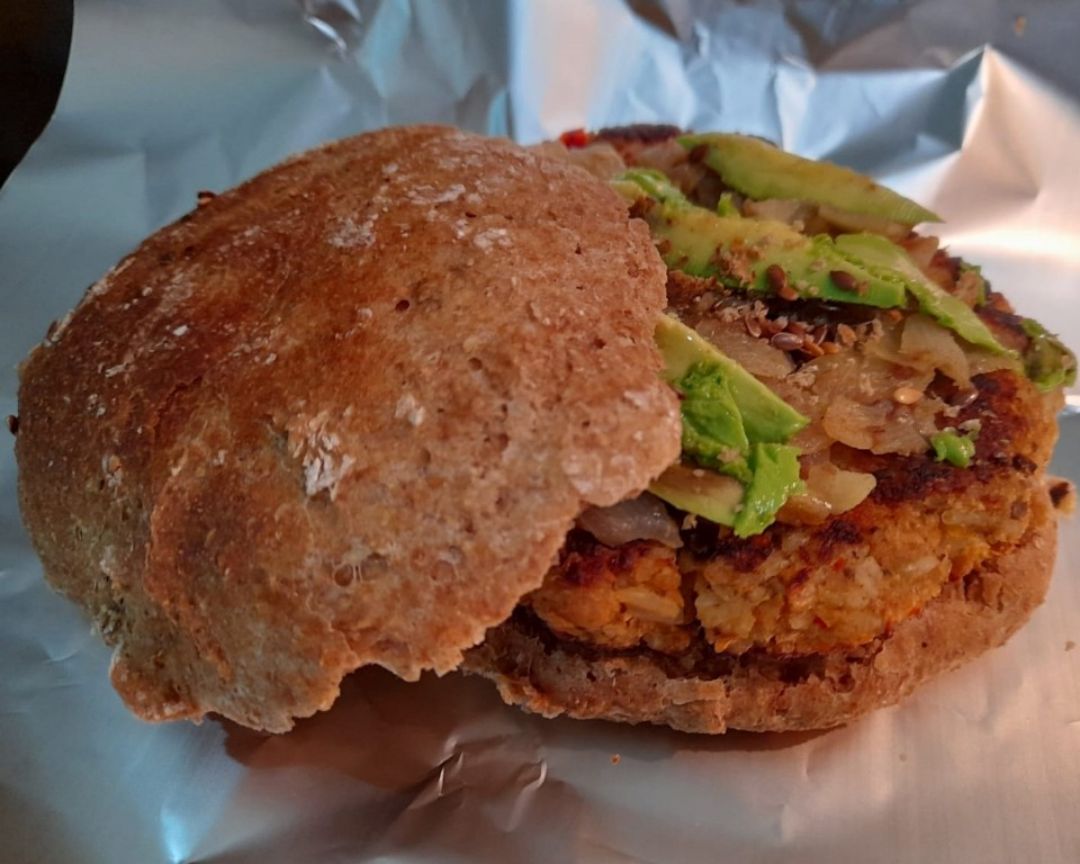 Hamburguesa de arroz y garbanzos Hamburguesa de arroz y garbanzos