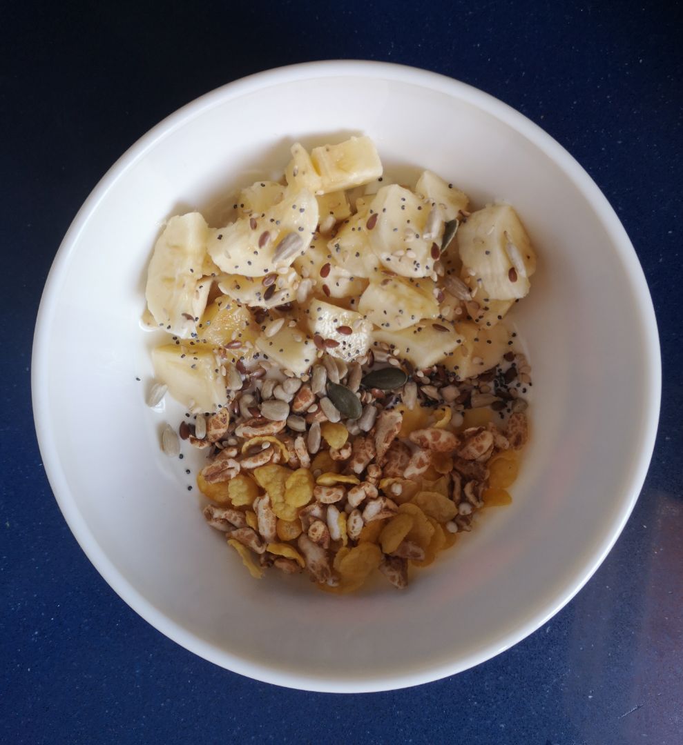 Yogurt con platano y cereales