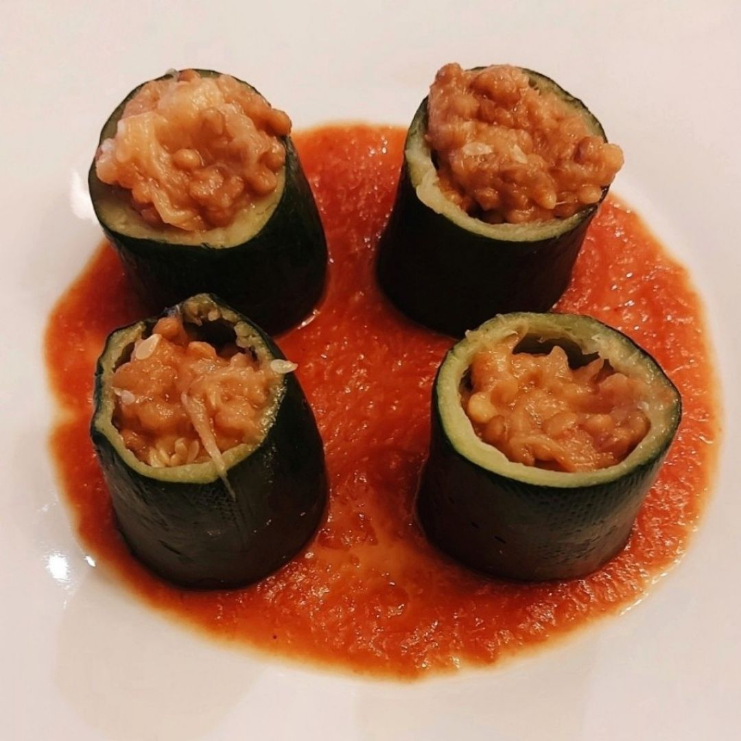 Rollitos de calabacín con lentejas Rollitos de calabacín con lentejas