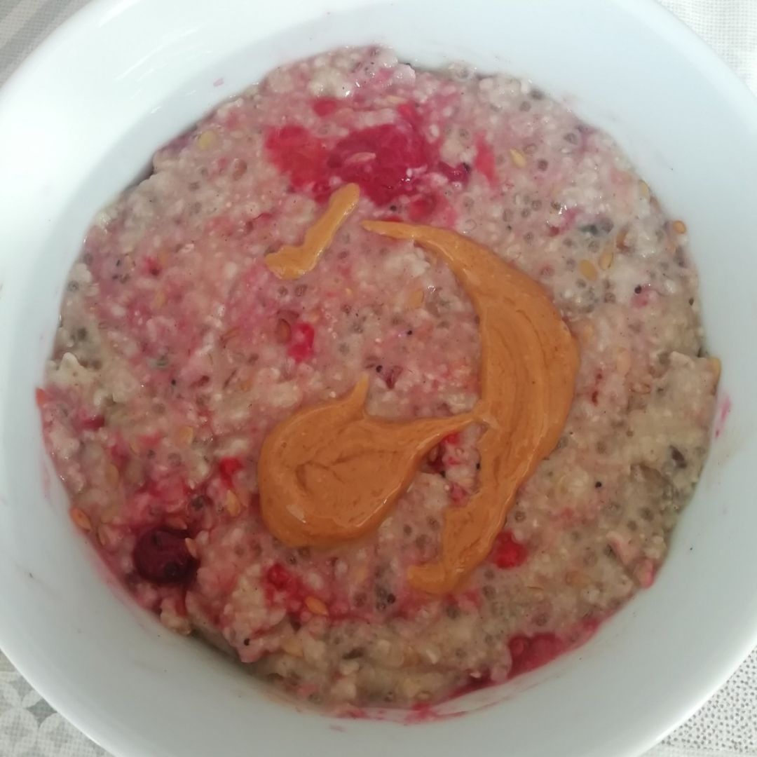 Avena con semillas y frutas Avena con semillas y frutas