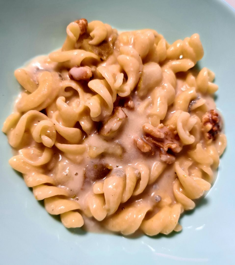 Fusilli con 🍐 pera y gorgonzola 🧀  