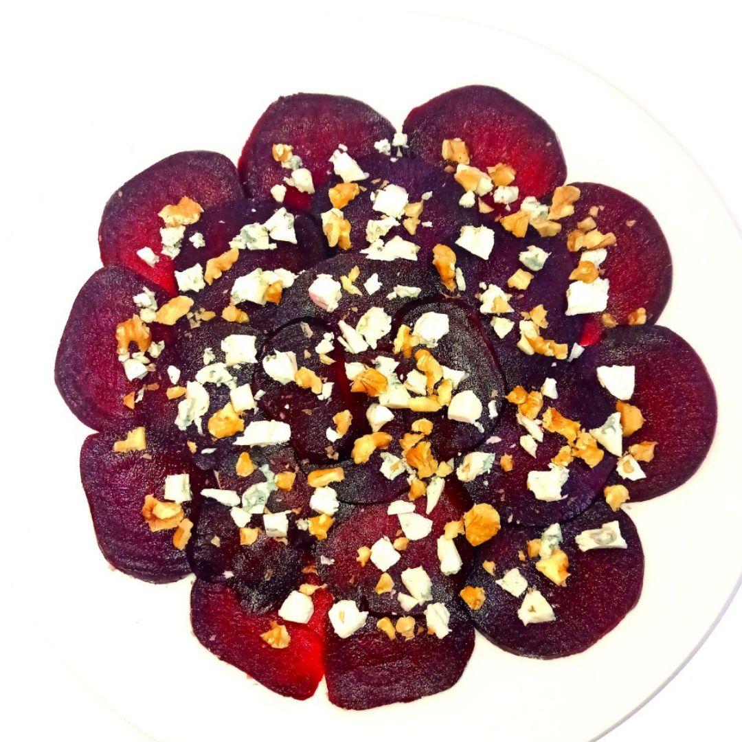 CARPACCIO DE REMOLACHA CON ROQUEFORT CARPACCIO DE REMOLACHA CON ROQUEFORT