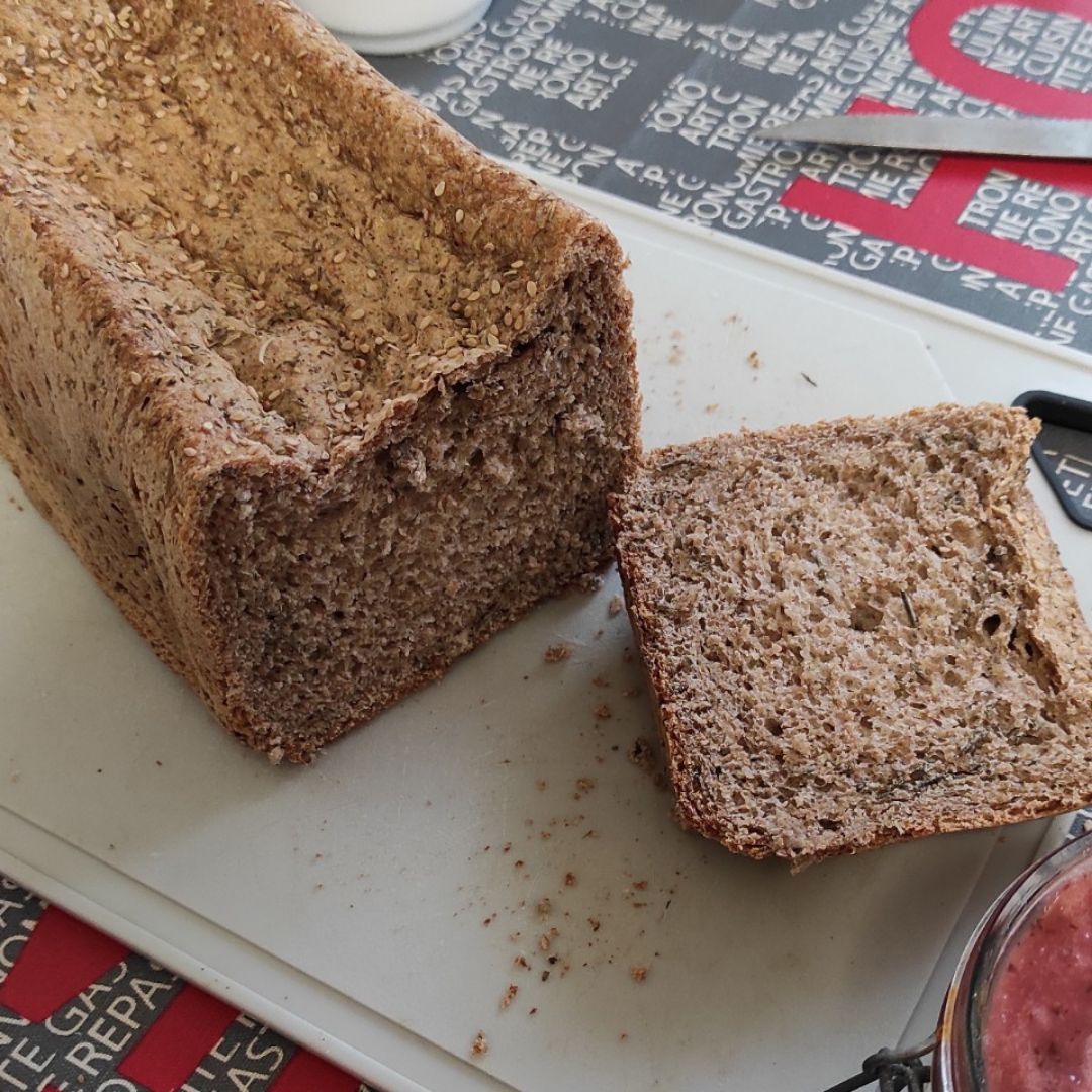 Pan de molde 🍞 de espelta integral 🌾con romero y tomillo  🌿