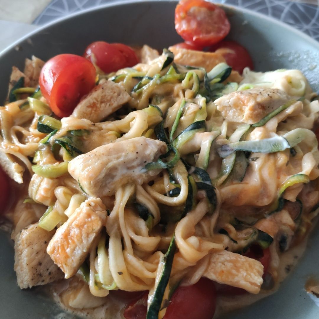 Espaguetis de calabacín con pollo