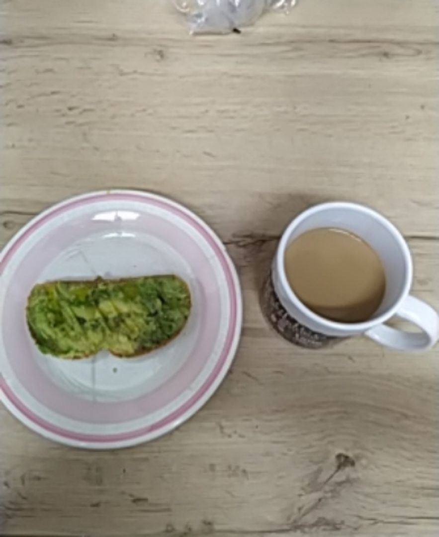 Café + tostada de aguacate