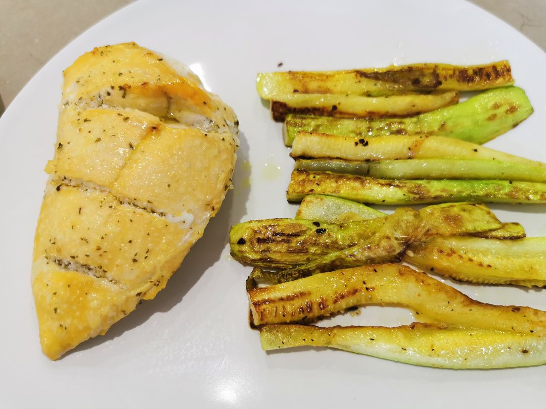 Pollo al horno con calabacín a la plancha Pollo al horno con calabacín a la plancha