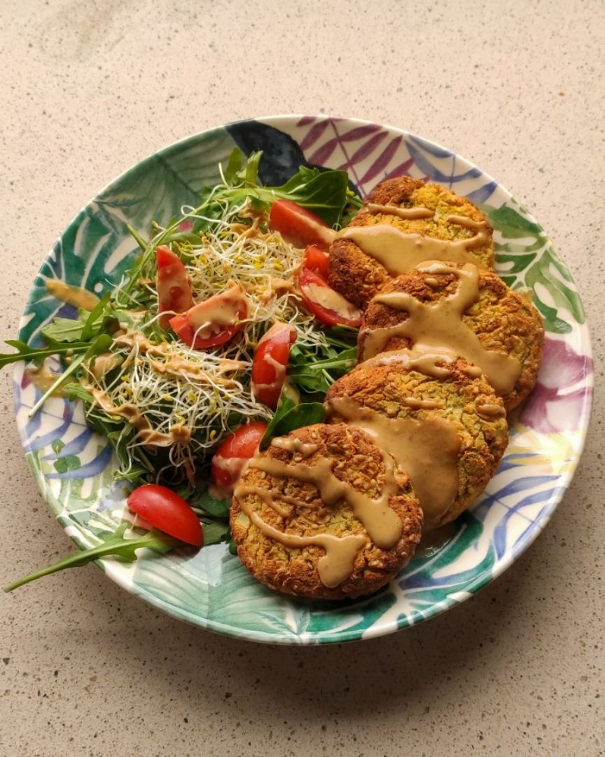 Falafels con salsa de cacahuete