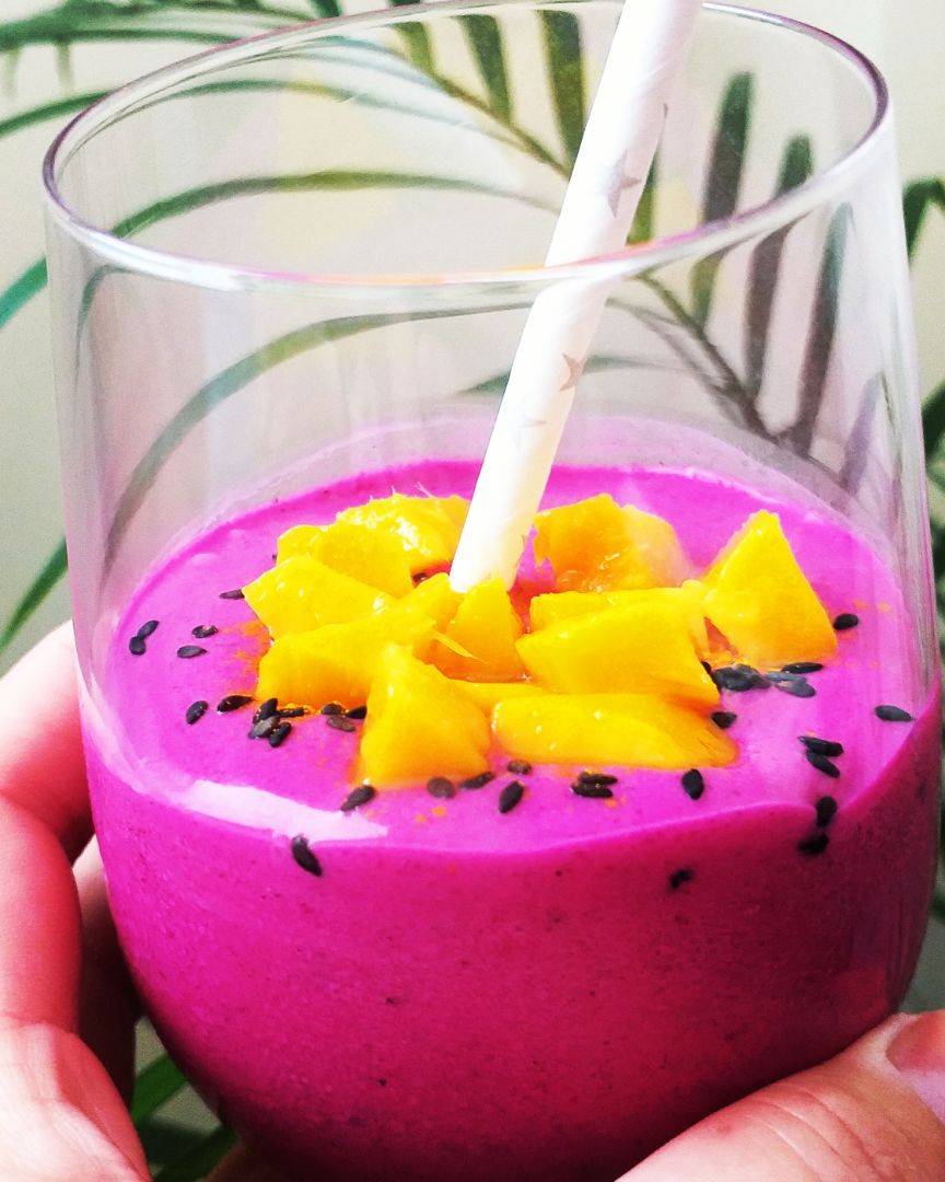 Batido de pitaya y plátano Batido de pitaya y plátano