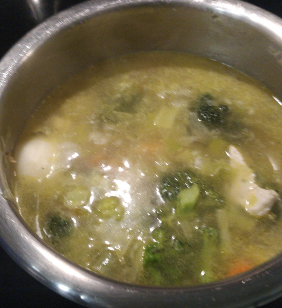 Sopa de brócoli y pavo