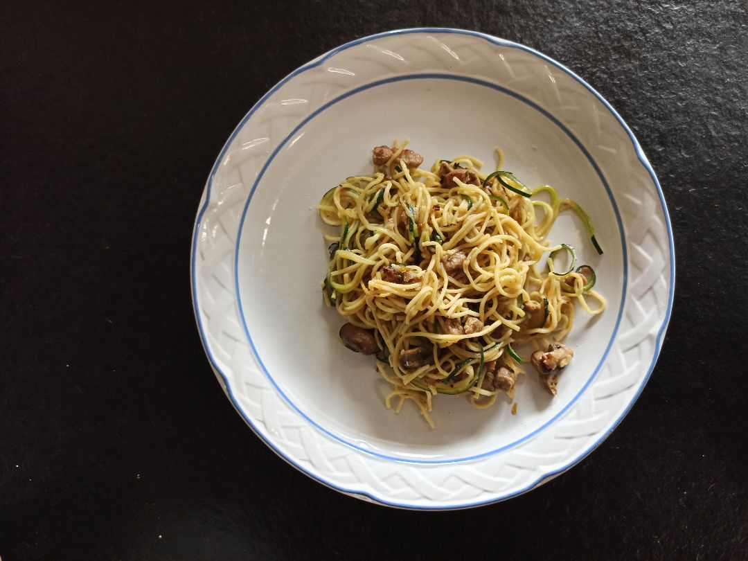 Espaguetis con calabacin y lomo Espaguetis con calabacin y lomo