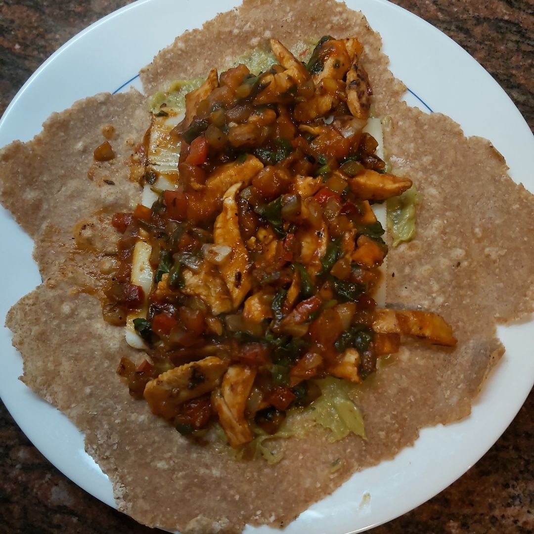 Burrito de pavo y espinacas con tortita casera Paso 4 Burrito de pavo y espinacas con tortita casera Paso 4