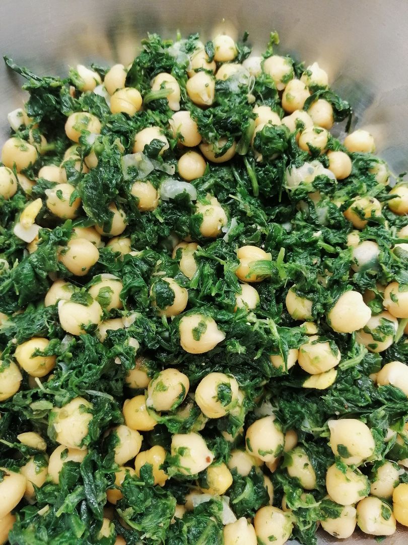 Chickpeas with spinach